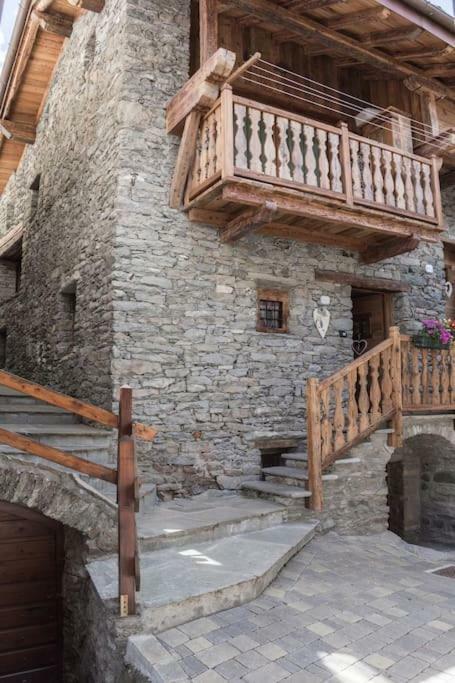 Апартаменти Vecchio Fienile Аоста Екстер'єр фото